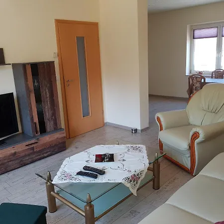 Maisonette Geiseltal 아파트 *